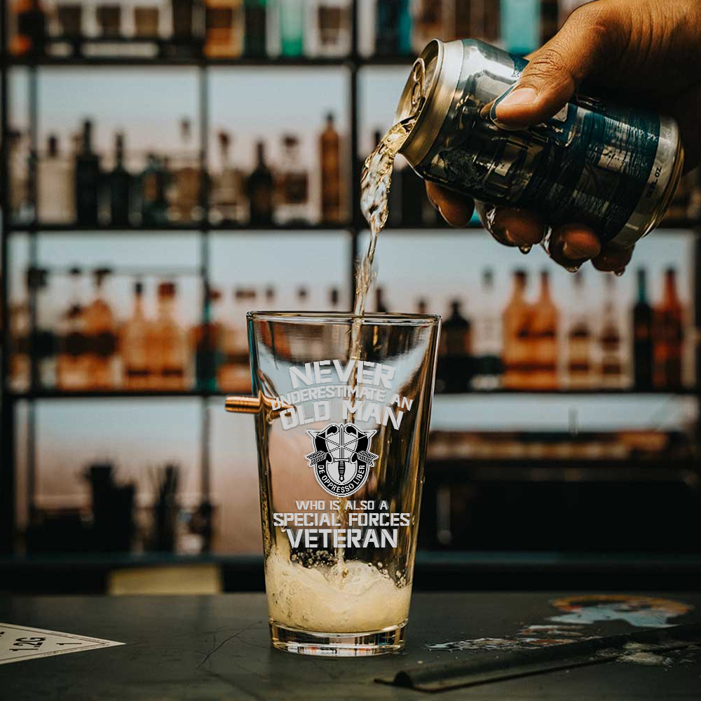 Never Underestimate An Old Man Who Is Also A Special Force Veteran Bullet Pint Glass